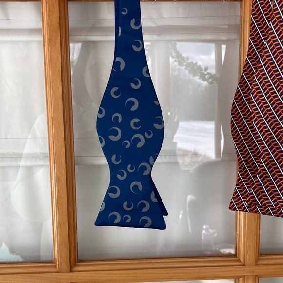 Bow Ties - set of 2 - Picture 2 of 5